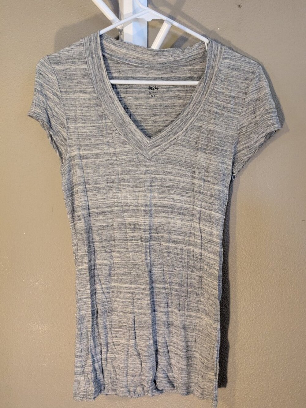 Mossimo soft V-neck tshirt